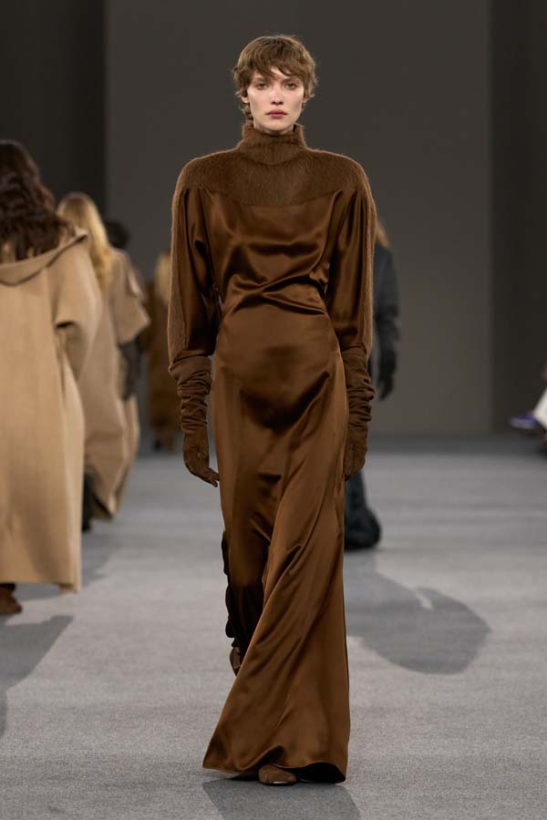 Ancient & Modern: Fall-Winter 2026 Fashion Show | Max Mara